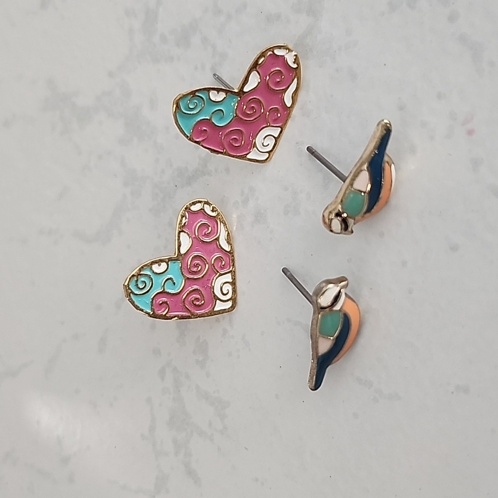 Bundle of 2 pair of earrings